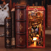 BookNook Flame Common Room Separador de Libros CuteBee