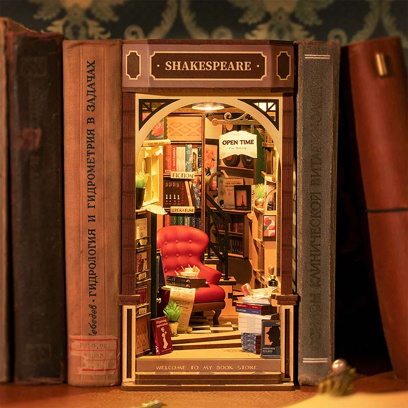 Book Nook Bookstore Librería Shakespeare