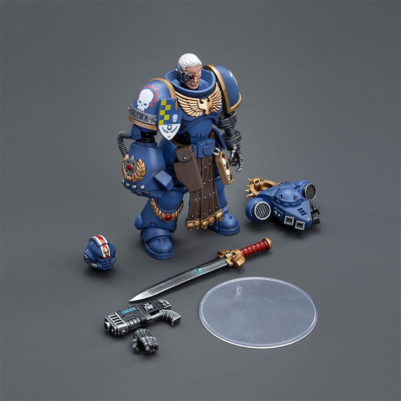 Ultramarines Lieutenant with Power Fist Warhammer  Joytoy