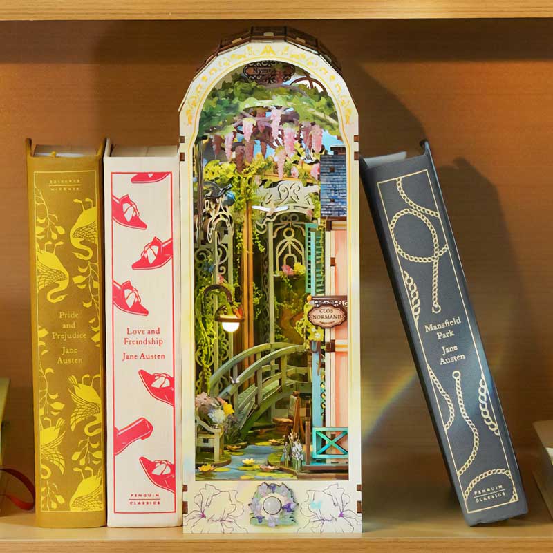 PREVENTA Giverny Garden Claude Monet Booknook Tonecheer