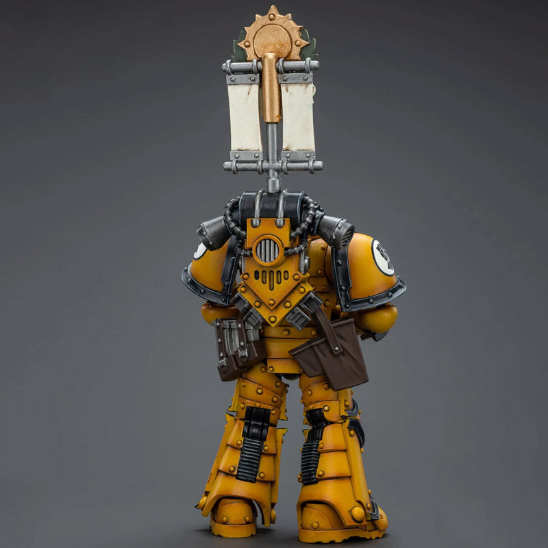 Imperial Fists Legion MkIII Tactical Squad Legionary with Legion Vexilla Warhammer JOYTOY