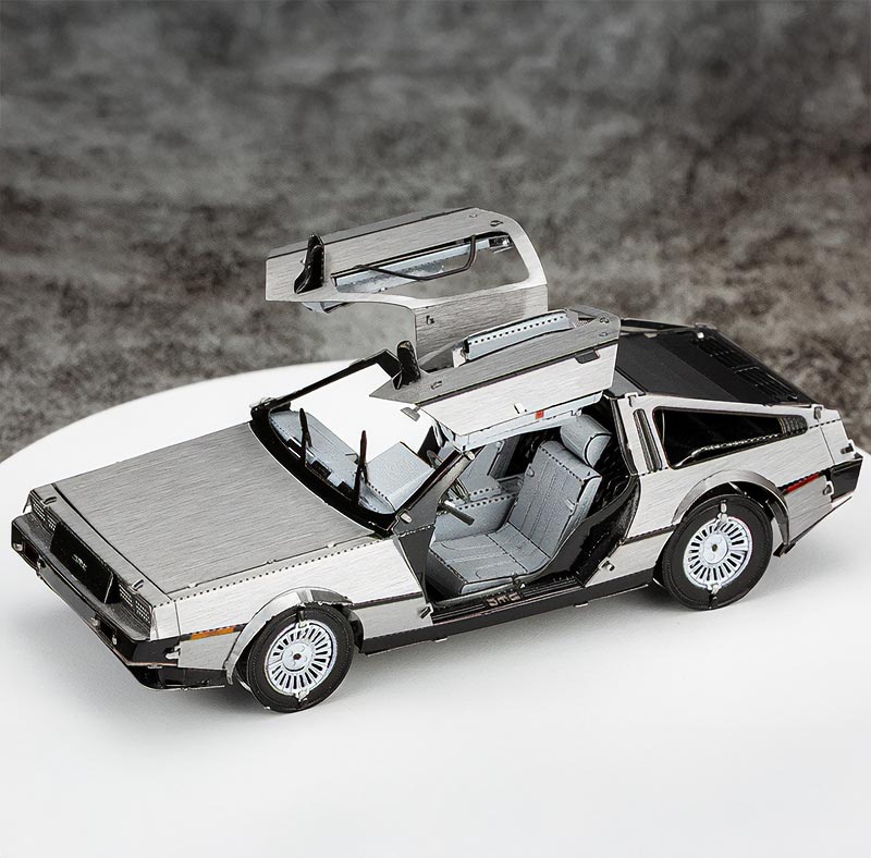 DMC DeLorean Volver al Futuro Metal Earth