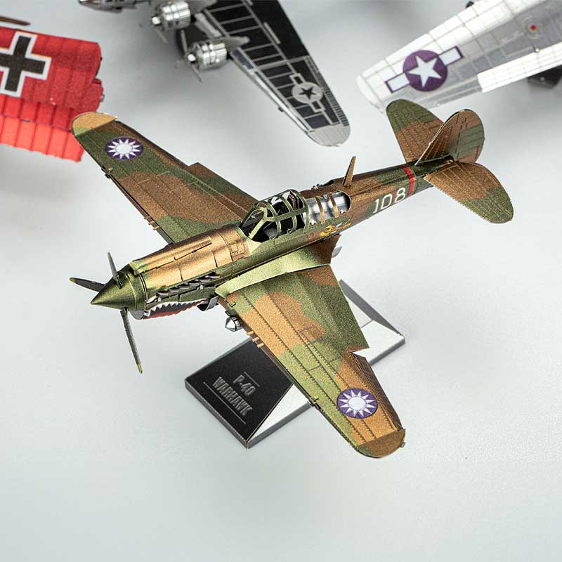 Avión P40 Warhawk Puzzle 3D Metal Earth