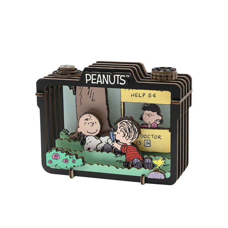 Playmore-Puremind-2302-Snoopy-Relaxing-Holiday-Wooden-Theater-armado.jpg