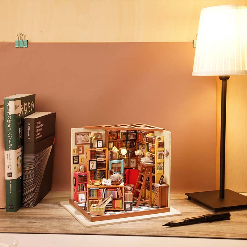 Biblioteca Sam Study Miniatura Armable