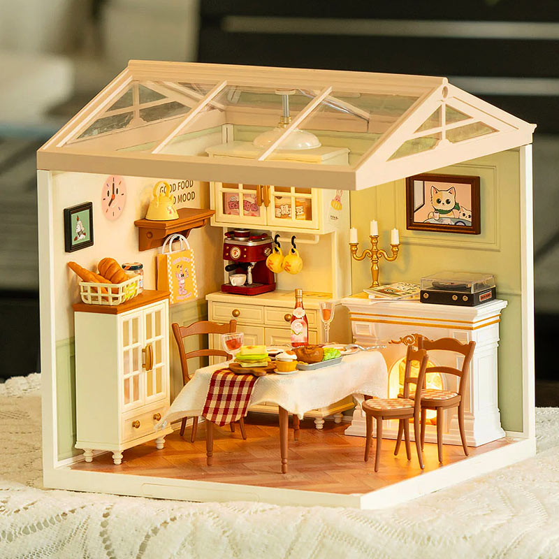 Miniatura Warm Dining Room Super Creator