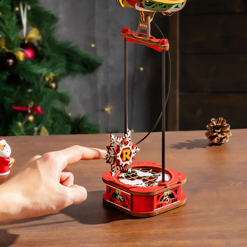 Santa on Sleigh Robotime