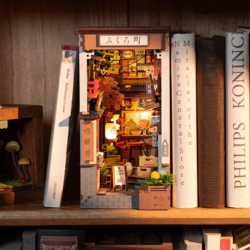 Booknook Sakura Wine Alley Separador Libros Robotime TGB11