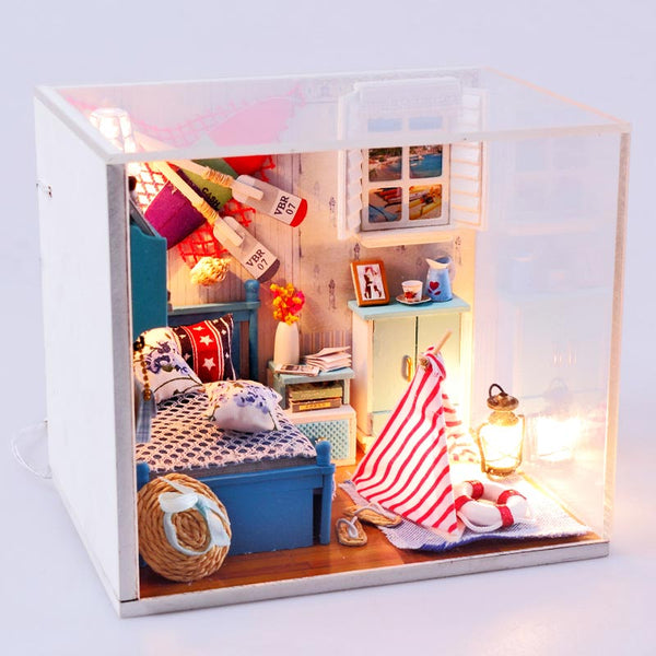 Brandon's Room Mini Casita Armable con Caja Exhibidor Hongda