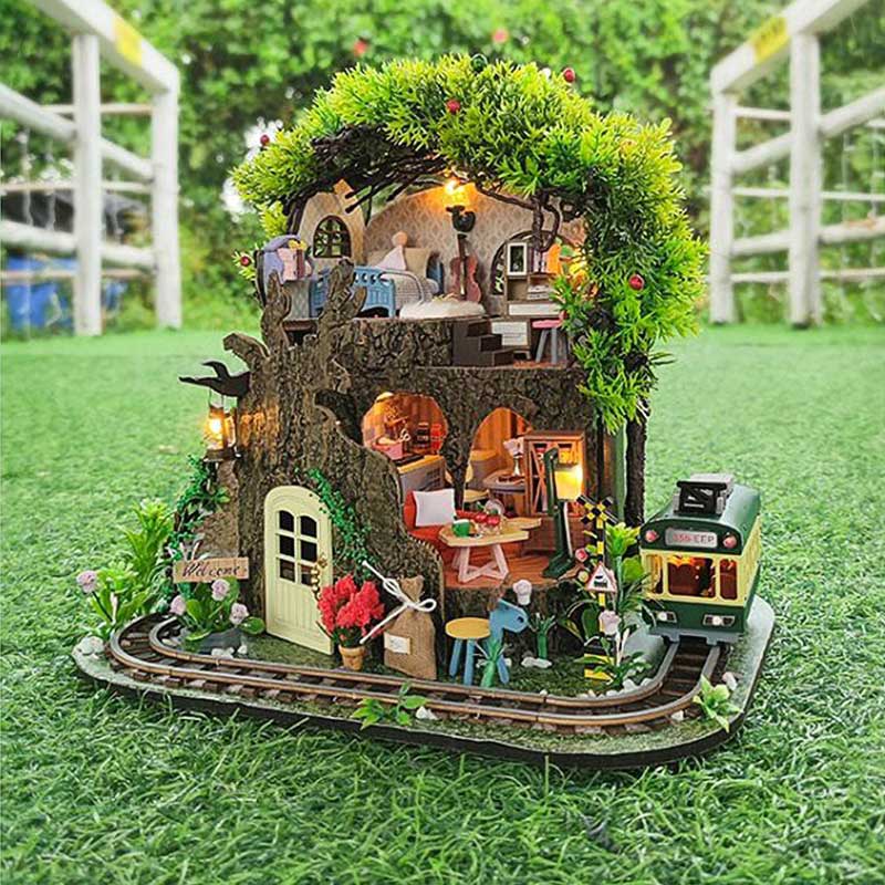 Secret Forest Miniatura Armable con Exhibidor