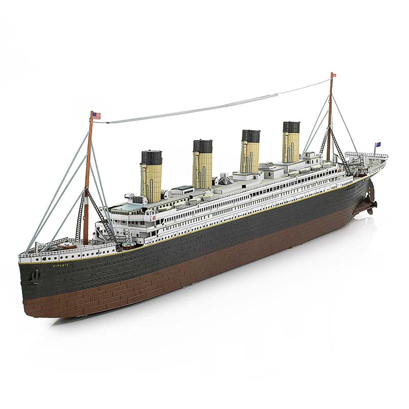 Titanic Armable Acero Metal Earth Largo 29 cm