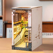 Separador Libros Sakura Densya Armable Book Nook