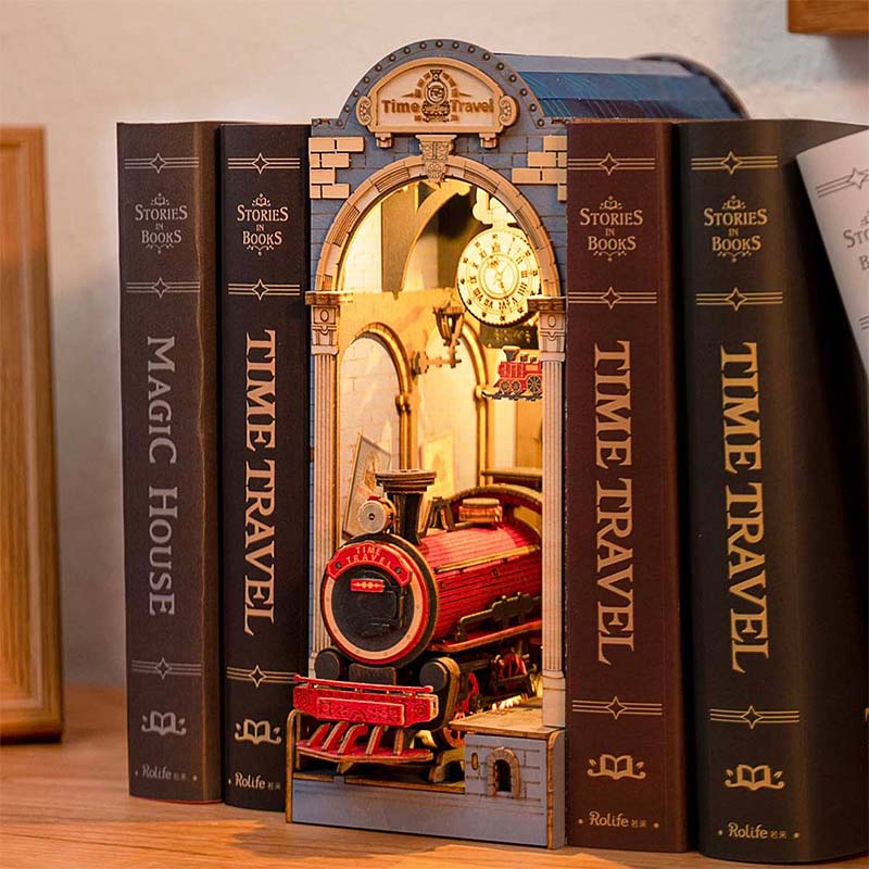 PREVENTA Separador Libros Time Travel Armable Book Nook